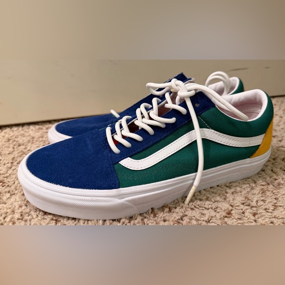 NWOB Vans Yacht Club Suede and Canvas Old School Sneakers, M9/W10.5 - Picture 2 of 8